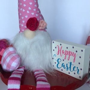 RED & PINK VALENTINE TIERED TRAY DISPLAY.